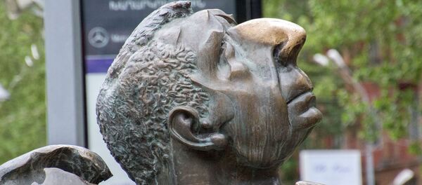 Памятник Арно Бабаджаняну - Sputnik Армения