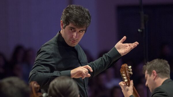 Художественный руководитель Государственного Молодежного оркестра Армении Сергей Смбатян - Sputnik Армения