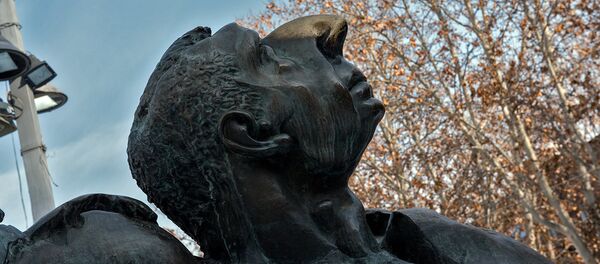 Памятник Арно Бабаджаняну - Sputnik Армения