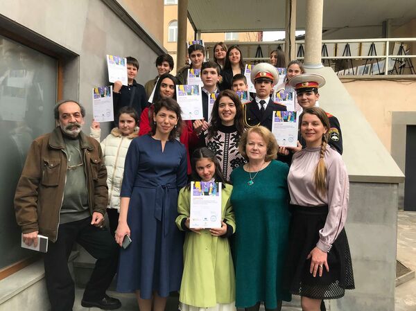 Оживший в девочке военный и не только: жюри конкурса Живая классика ждал сюрприз - Sputnik Армения