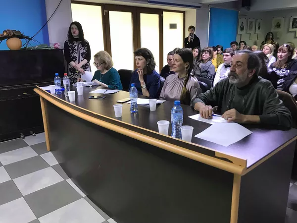 Оживший в девочке военный и не только: жюри конкурса Живая классика ждал сюрприз Оживший в девочке военный и не только: жюри конкурса Живая классика ждал сюрприз - Sputnik Армения