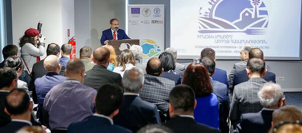 Премьер-министр Никол Пашинян принял участие в конгрессе, приуроченном к международному дню защиты прав потребителей (15 марта 2019). Еревaн - Sputnik Արմենիա