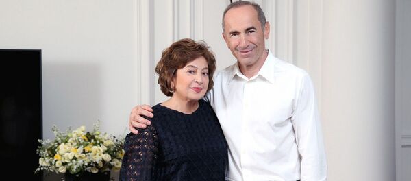 Роберт и Белла Кочаряны Роберт и Белла Кочаряны - Sputnik Армения