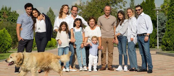 Семья Кочарян Семья Кочарян - Sputnik Արմենիա