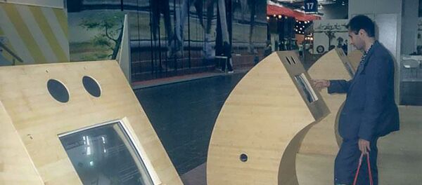 Журналист Армен Акопян на выставке EXPO-2000, Германия Журналист Армен Акопян на выставке EXPO-2000, Германия - Sputnik Արմենիա