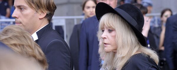 Алла Пугачева и Максим Галкин на церемонии прощания с народным артистом СССР, депутатом Госдумы Иосифом Кобзоном (2 сентября 2018). Москвa - Sputnik Արմենիա