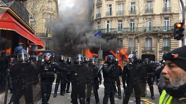 Акция протеста Желтых жилетов (16 марта 2019). Париж - Sputnik Армения