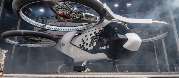 Прототип пассажирского беспилотника CityAirbus компании Airbus представлен на Ратушной площади (11 марта 2019). Ингольштадт, Германия Прототип пассажирского беспилотника CityAirbus компании Airbus представлен на Ратушной площади (11 марта 2019). Ингольштадт, Германия - Sputnik Արմենիա