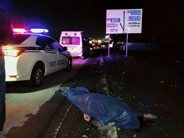 Смертельный наезд в Ереване - водитель сбил пешехода и скрылся: фотографии (18+) - Sputnik Армения