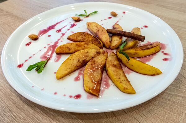 Вкусная Армения: Огненная айва, или Секреты армянского королевского десерта - Sputnik Армения