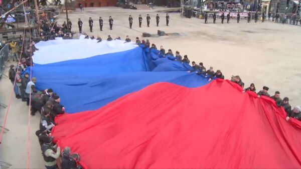 Триколор на Гасфорте: самый большой флаг России развернули в Крыму - Sputnik Армения