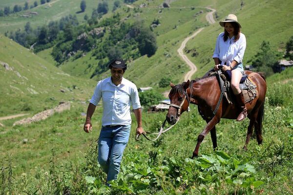 Ինչպես է սովետական հին ավտոբուսը դառնում հյուրանոց. հայաստանյան հանգստի նորաձևությունը Ինչպես է սովետական հին ավտոբուսը դառնում հյուրանոց. հայաստանյան հանգստի նորաձևությունը - Sputnik Արմենիա