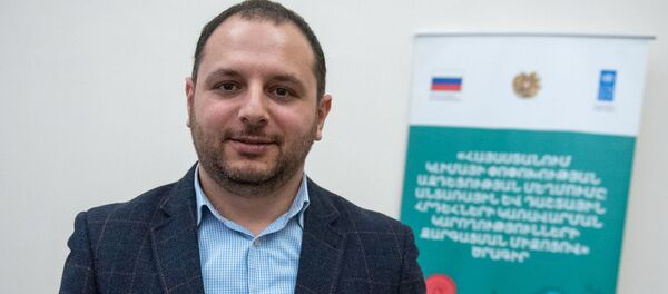 Руководитель  программы  «Смягчение воздействия изменения климата в Армении путем развития потенциала управления лесными и полевыми пожарами» ПРООН Вардан Меликян - Sputnik Արմենիա