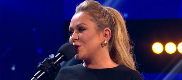 Четыре кнопки и подарок от Юлии Началовой Четыре кнопки и подарок от Юлии Началовой - Sputnik Армения