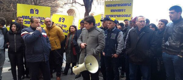 Акция протеста производителей газированных напитков перед Домом правительства (18 марта 2019). Еревaн Акция протеста производителей газированных напитков перед Домом правительства (18 марта 2019). Еревaн - Sputnik Արմենիա