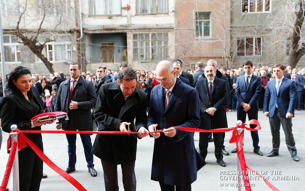 Նորակառույց շենքի բացմանը մասնակցել է նաև վարչապետը - Sputnik Արմենիա