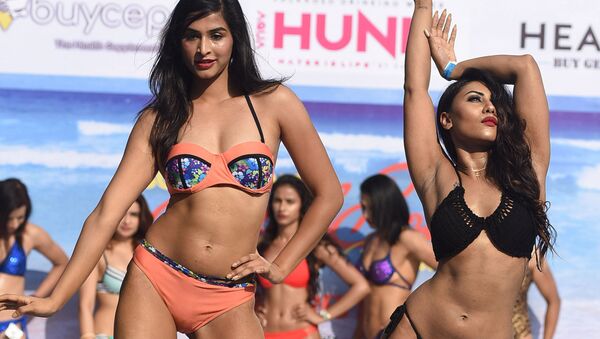 Участницы пляжного шоу Body Power Beach Show на Гоа, Индия  - Sputnik Արմենիա