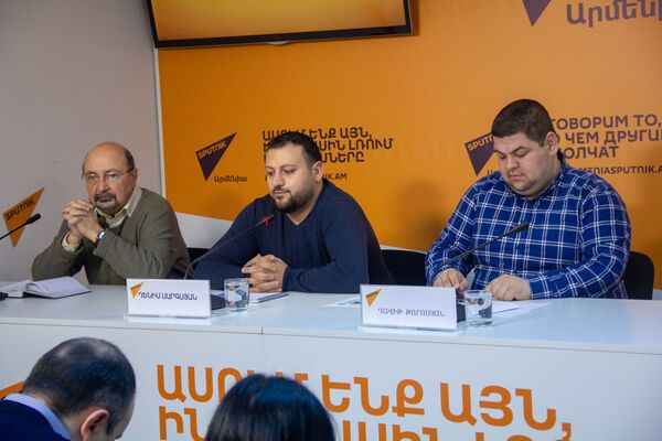 Личный интерес или новая политика: как поссорились Red Eagles и Федерация футбола Армении Личный интерес или новая политика: как поссорились Red Eagles и Федерация футбола Армении - Sputnik Армения