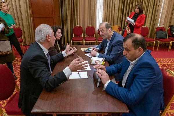 Альтернатива турецким товарам: греческий бизнес заинтересовался рынком Армении Альтернатива турецким товарам: греческий бизнес заинтересовался рынком Армении - Sputnik Армения