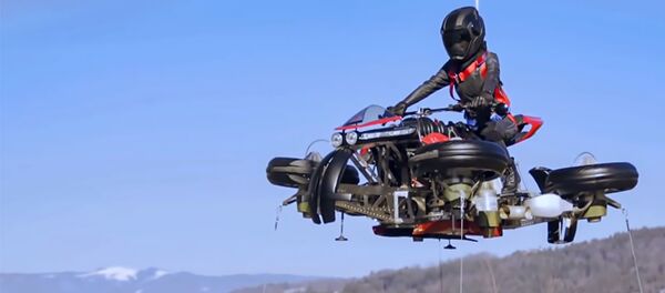Летающий мотоцикл Lazareth LMV 496 Летающий мотоцикл Lazareth LMV 496 - Sputnik Արմենիա