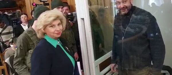 Встреча Кирилла Вышинского и Татьяны Москальковой перед заседанием суда Встреча Кирилла Вышинского и Татьяны Москальковой перед заседанием суда - Sputnik Армения