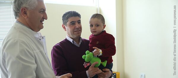 Բժշկական հրաշք. գանգուղեղի ծանր վնասվածքով 2-ամյա Նարեկի փրկության պատմությունը Բժշկական հրաշք. գանգուղեղի ծանր վնասվածքով 2-ամյա Նարեկի փրկության պատմությունը - Sputnik Արմենիա