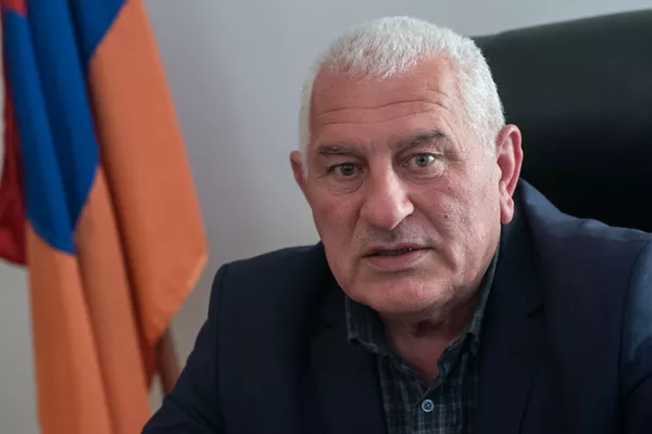 Главу села Зартонк обвинили в присвоении денежной помощи для участников Апрельской войны Главу села Зартонк обвинили в присвоении денежной помощи для участников Апрельской войны - Sputnik Армения
