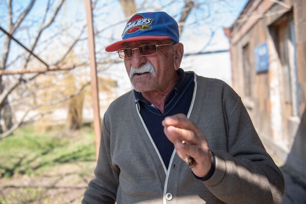 Գյուղացիներն ու գյուղապետը դատի են տալիս իրար. բողոքի ակցիաները հասել են Զարթոնք Գյուղացիներն ու գյուղապետը դատի են տալիս իրար. բողոքի ակցիաները հասել են Զարթոնք - Sputnik Արմենիա