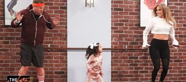 Джей Ло учится фитнесу у детей Джей Ло учится фитнесу у детей - Sputnik Արմենիա