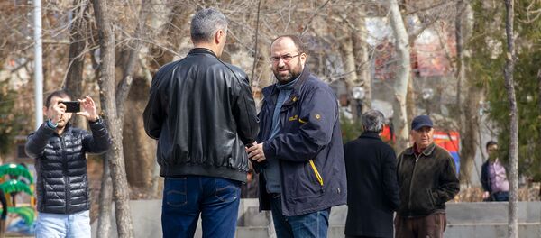 Министр охраны природы РА Эрик Григорян на субботнике (23 марта 2019) Ереван - Sputnik Արմենիա