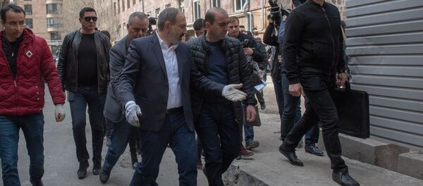 Никол Пашинян на субботнике (23 марта 2019) Ереван Никол Пашинян на субботнике (23 марта 2019) Ереван - Sputnik Армения