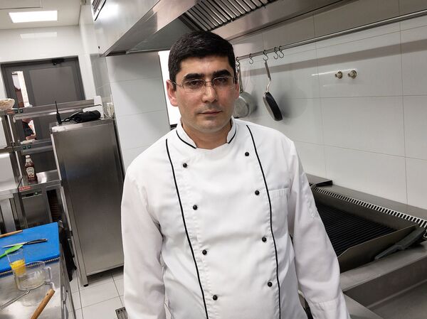 Шеф-повар ресторана Flagman Арсен Чшмаритян - Sputnik Армения