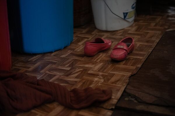 Я сильный, но иногда боюсь: камни валятся на головы спящих детей в армянском селе Ленуги Я сильный, но иногда боюсь: камни валятся на головы спящих детей в армянском селе Ленуги - Sputnik Армения