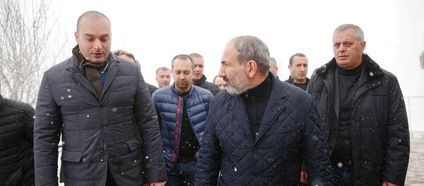 Неформальная встреча премьер-министров Армении и Грузии Никола Пашиняна и Мамуки Бахтадзе в общине Енокаван (24 марта 2019). Тавушская область Неформальная встреча премьер-министров Армении и Грузии Никола Пашиняна и Мамуки Бахтадзе в общине Енокаван (24 марта 2019). Тавушская область - Sputnik Արմենիա