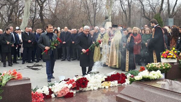 Третий президент Серж Саргсян почтил память Андраника Маркаряна (25 марта 2019). Еревaн - Sputnik Армения