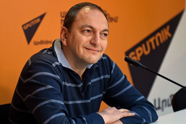 Кальянщикам не верю: запрет на курение в Армении не навредит бизнесу — эксперт Кальянщикам не верю: запрет на курение в Армении не навредит бизнесу — эксперт - Sputnik Армения