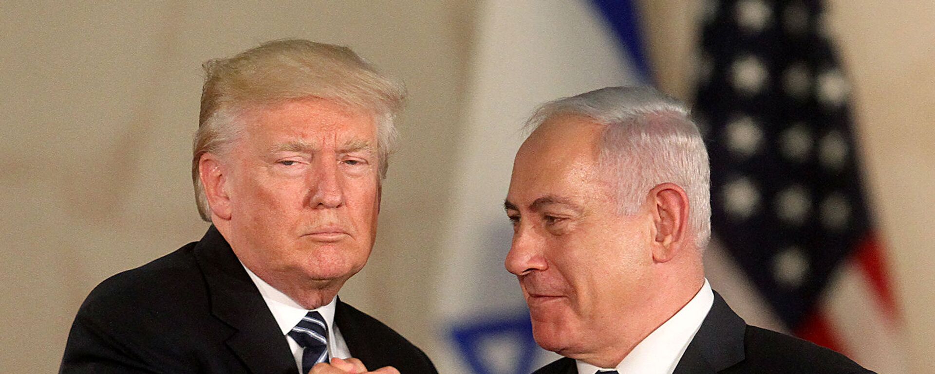 Президент США Дональд Трамп и премьер-министр Израиля Биньямин Нетаньяху в Музее Израиля (23 мая 2017). Иерусалим - Sputnik Армения, 1920, 28.03.2019