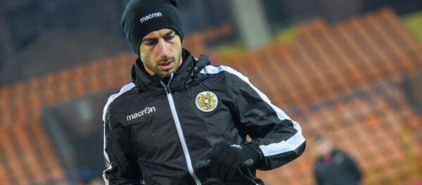 Капитан сборной Армении Генрих Мхитарян на тренировке накануне отборочного матча Евро-2020 между сборными Армении и Финляндии (25 марта 2019). Еревaн - Sputnik Армения