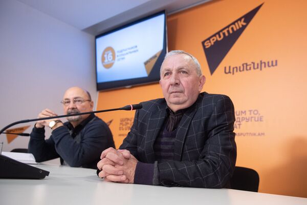 Были ли случаи, когда вы смотрели в глаза смерти? Школьники пообщались с генералом Были ли случаи, когда вы смотрели в глаза смерти? Школьники пообщались с генералом - Sputnik Армения