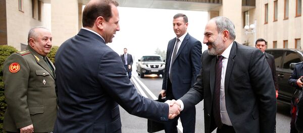 Премьер-министр Никол Пашинян встретился с участниками оперативного сбора руководящего состава ВС Армении (25 марта 2019). Еревaн - Sputnik Արմենիա