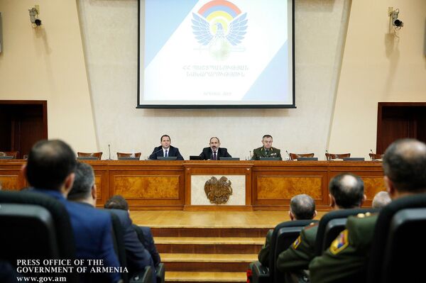 Карабах, экономика и Бахтадзе: Пашинян представил руководству ВС Армении ситуацию в стране - Sputnik Армения