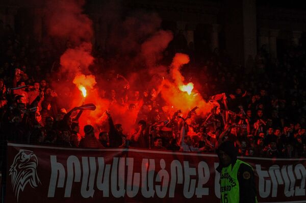 Пытка под названием армянский футбол: как вернуть игру без тренера и без перспектив - Sputnik Армения