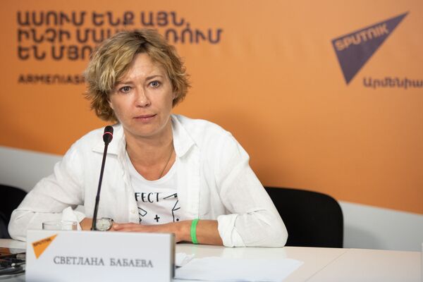 Խաղի նոր կանոններ. ինչպե՞ս գոյատևի ԶԼՄ–ն ֆեյքերի դարաշրջանում Խաղի նոր կանոններ. ինչպե՞ս գոյատևի ԶԼՄ–ն ֆեյքերի դարաշրջանում - Sputnik Արմենիա