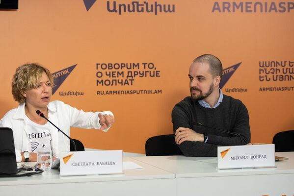 Светлана Бабаева и Михаил Конрад на учебном проекте SputnikPro (27 марта 2019). Еревaн - Sputnik Армения