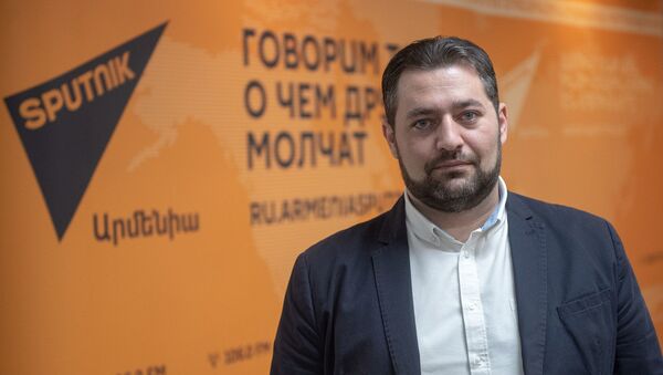 Замдиректора по развитию международных отношений Armenpress Мигран Мирховоян - Sputnik Армения