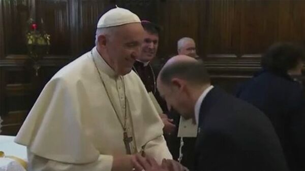 Римский Папа приветствует прихожан - Sputnik Արմենիա