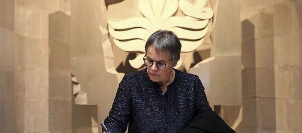 Председатель ПАСЕ Лилиан Мори Паскье оставила запись в книге почетных гостей в Музее-институте Геноцида армян (27 марта 2019). Еревaн Председатель ПАСЕ Лилиан Мори Паскье оставила запись в книге почетных гостей в Музее-институте Геноцида армян (27 марта 2019). Еревaн - Sputnik Армения