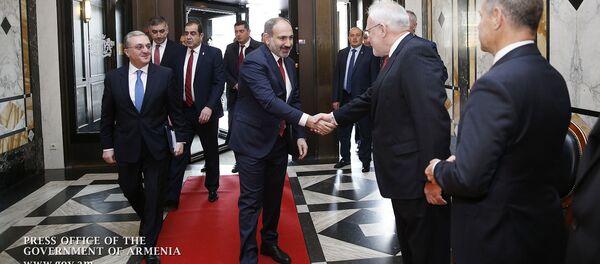 Премьер-министр Армении Никол Пашинян встретился с сопредседателями МГ ОБСЕ перед встречей с президентом Азербайджана (29 марта 2019). Вена - Sputnik Армения