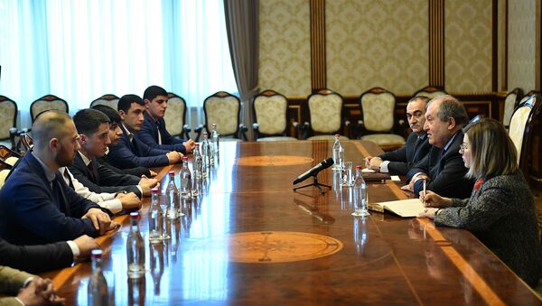 Президент Армен Саркисян принял бывших военнослужащих - участников апрельской войны 2016 года (29 марта 2019). Еревaн - Sputnik Արմենիա