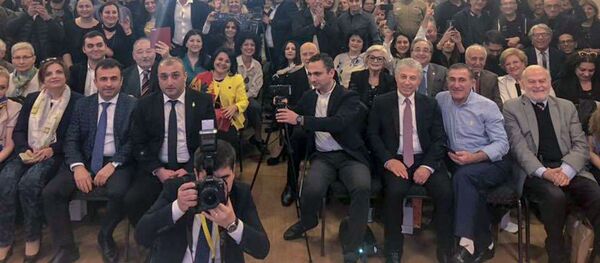 Армянская община Австрии на встрече с премьер-министром Армении Николом Пашиняном (29 марта 2019). Вена Армянская община Австрии на встрече с премьер-министром Армении Николом Пашиняном (29 марта 2019). Вена - Sputnik Արմենիա